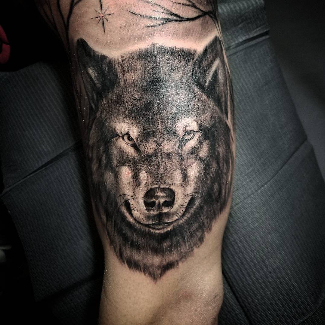 动物纹身 - 美女大腿【狼】纹身图片