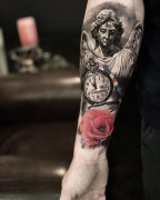 小臂写实玫瑰钟表天使纹身图案